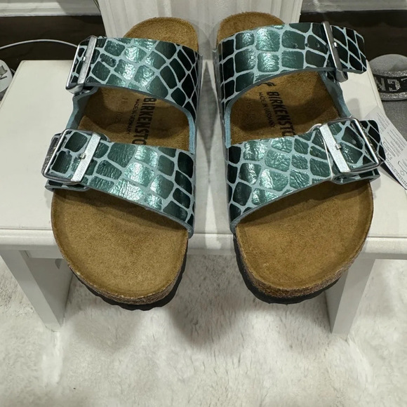 BIRKENSTOCK Arizona Gator Gleam two Strap comfort Sandal Sz : 6/37 - Picture 2 of 13